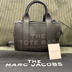 Marc Jacobs The Tote Bag Black Leather Detail in Small